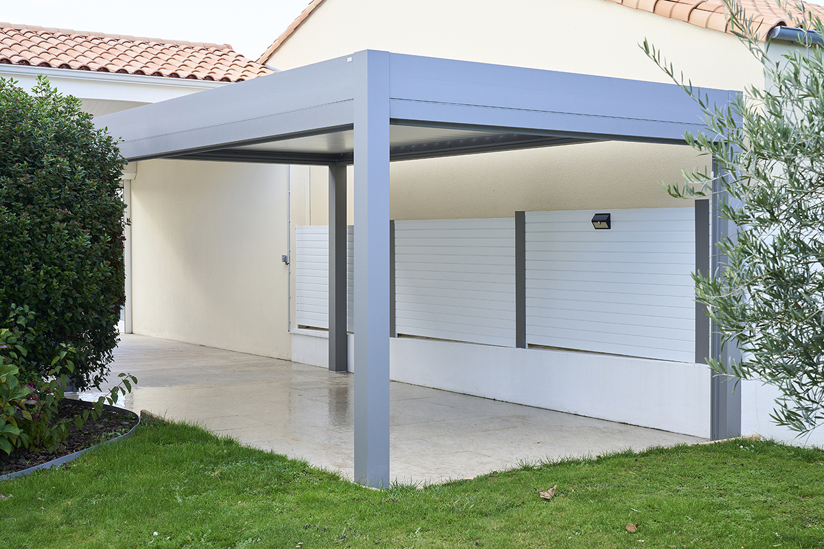 Pergola bioclimatique avec stores - SIB