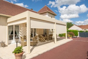 Lire la suite à propos de l’article Pergola bioclimatique ivoire – Indre (36)