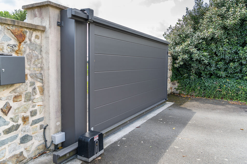 Automatisme pour portail coulissant