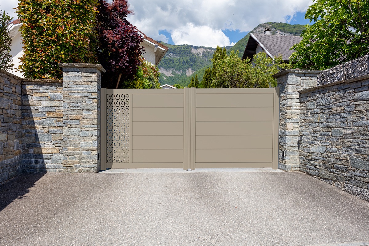 Portail battant alu gamme Signature modèle Tahoma 255 - RAL9006