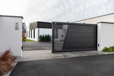 Portail coulissant Corsiva – Gamme Signature