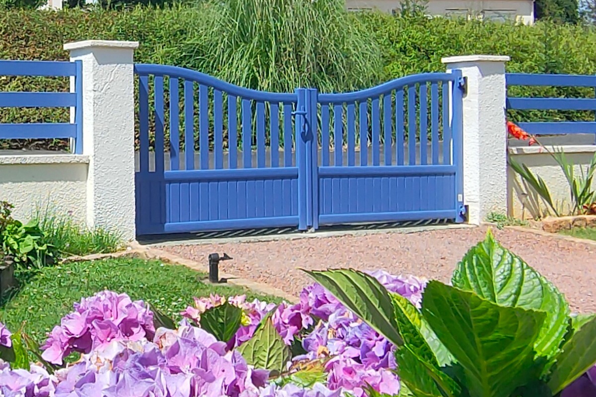 Remplissage portail alu semi-ajouré