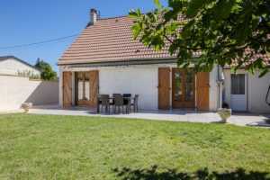 Lire la suite à propos de l’article Comment rénover vos vieux volets ?
