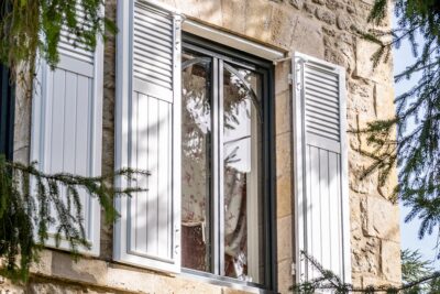 Volets battants aluminium Iris – Gamme Intemporelle