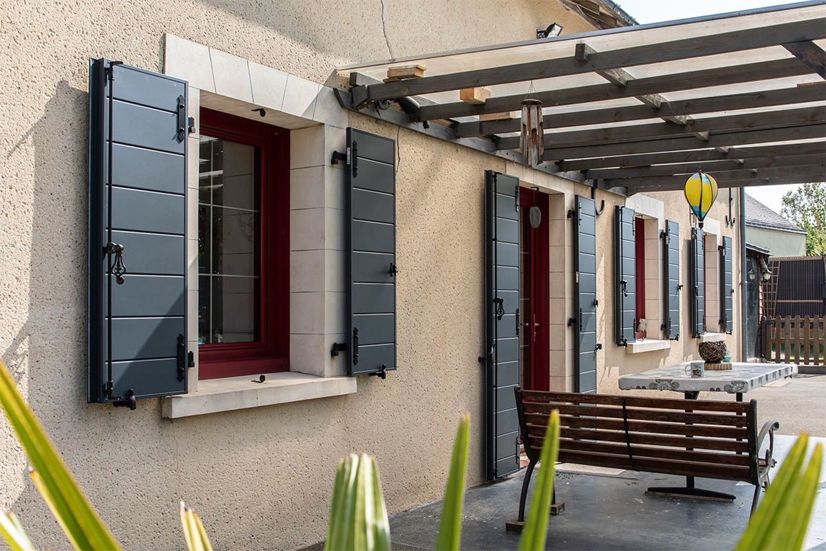 Volets battants gamme Intemporelle modèle Triton - RAL7016