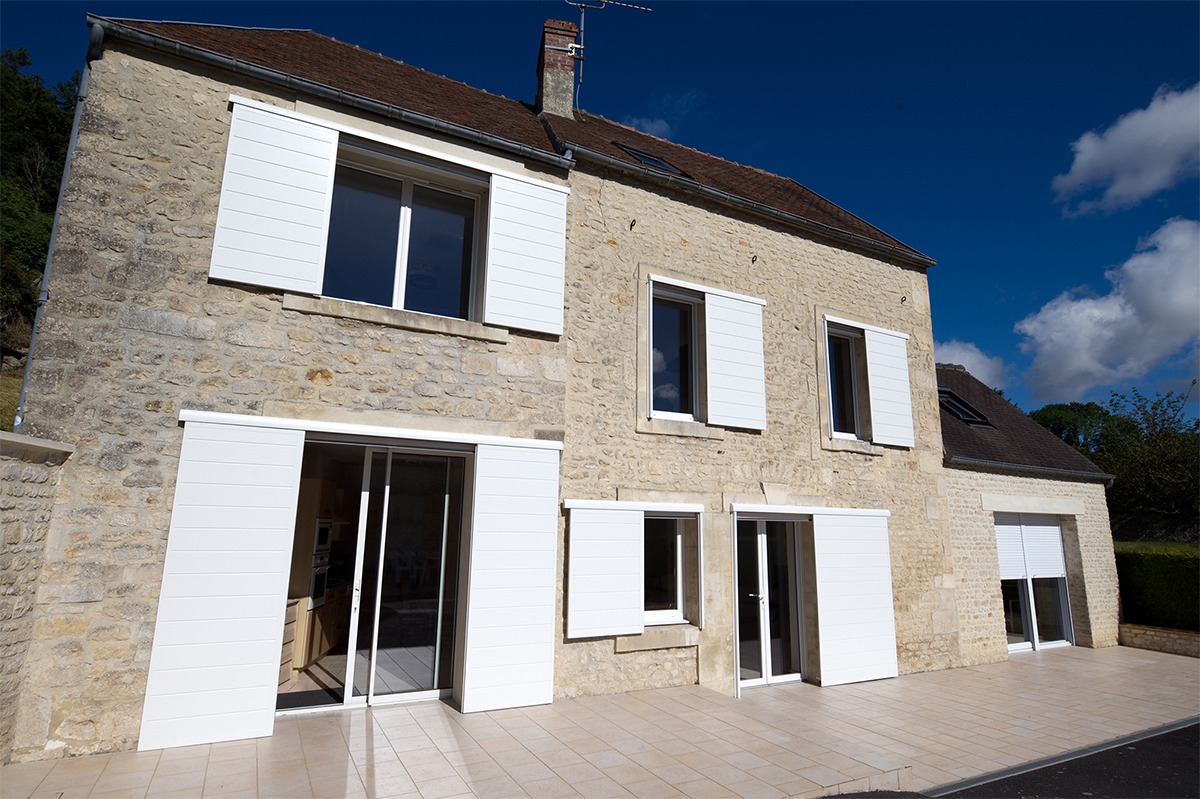 Volets coulissants gamme Élégance modèle Diamant - RAL9016