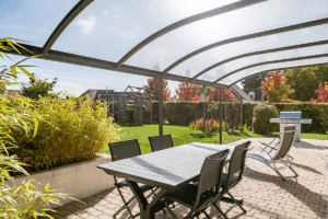 Lire la suite à propos de l’article Abri de terrasse : une vraie pièce à vivre à l’extérieur !