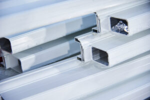 Lire la suite à propos de l’article Reeverse : comment SIB optimise ses chutes d’aluminium pour produire mieux, avec moins